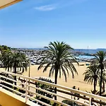 T3 Lumineux Traversant Totalement Neuf En Face De La Front De Vue Sur Les Iles Vue Panoramique Assuree De La Centre Du Lavandou 3eme Etage Avec Ascenseur T3
