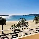 T3 Lumineux Traversant Totalement Neuf En Face De La Front De Vue Sur Les Iles Vue Panoramique Assuree De La Centre Du Lavandou 3eme Etage Avec Ascenseur T3