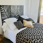 Apartman T3 Lumineux Traversant Totalement Neuf En Face De La Front De Vue Sur Les Iles Vue Panoramique Assuree De La Centre Du Lavandou 3eme Etage Avec Ascenseur T3 Le Lavandou