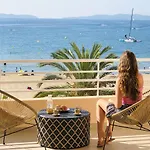 Apartman T3 Lumineux Traversant Totalement Neuf En Face De La Front De Vue Sur Les Iles Vue Panoramique Assuree De La Centre Du Lavandou 3eme Etage Avec Ascenseur T3