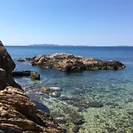 T3 Lumineux Traversant Totalement Neuf En Face De La Front De Vue Sur Les Iles Vue Panoramique Assuree De La Centre Du Lavandou 3eme Etage Avec Ascenseur T3