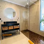 Apartman T3 Lumineux Traversant Totalement Neuf En Face De La Front De Vue Sur Les Iles Vue Panoramique Assuree De La Centre Du Lavandou 3eme Etage Avec Ascenseur T3 Le Lavandou