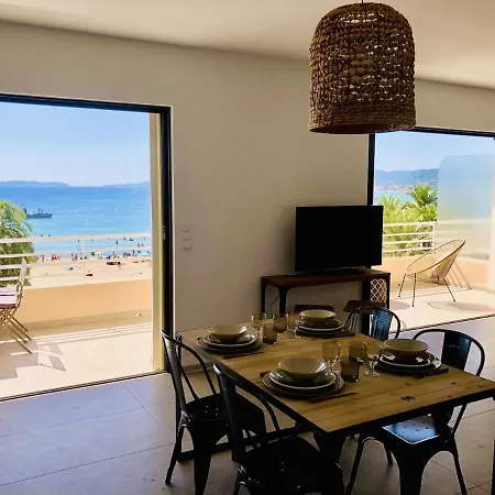 Apartamento T3 Lumineux Traversant Totalement Neuf En Face De La Front De Vue Sur Les Iles Vue Panoramique Assuree De La Centre Du Lavandou 3eme Etage Avec Ascenseur T3 Le Lavandou