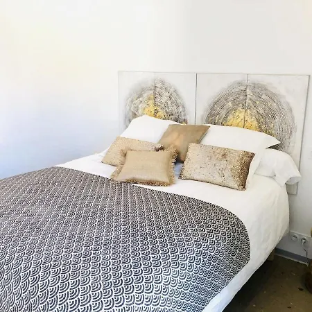 T3 Lumineux Traversant Totalement Neuf En Face De La Front De Vue Sur Les Iles Vue Panoramique Assuree De La Centre Du Lavandou 3eme Etage Avec Ascenseur T3 르 라방두