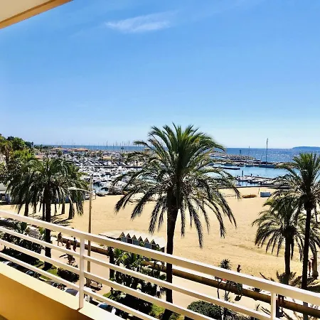 T3 Lumineux Traversant Totalement Neuf En Face De La Front De Vue Sur Les Iles Vue Panoramique Assuree De La Centre Du Lavandou 3eme Etage Avec Ascenseur T3