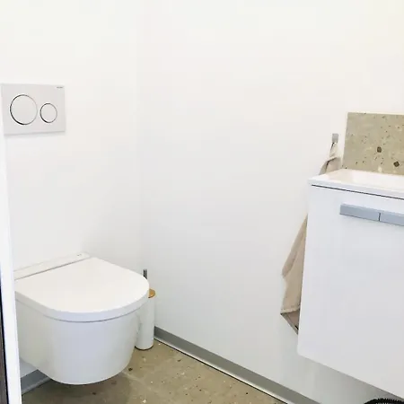 아파트 T3 Lumineux Traversant Totalement Neuf En Face De La Front De Vue Sur Les Iles Vue Panoramique Assuree De La Centre Du Lavandou 3eme Etage Avec Ascenseur T3 르 라방두