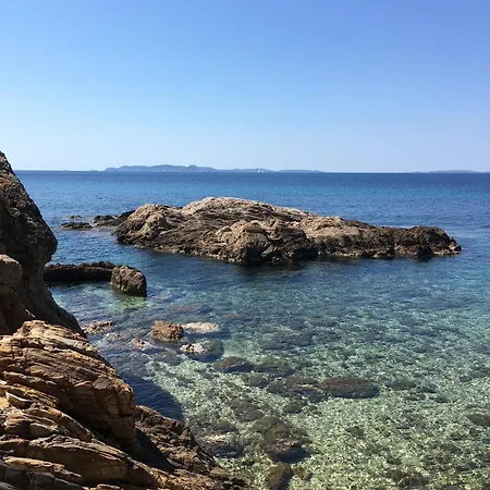 T3 Lumineux Traversant Totalement Neuf En Face De La Front De Vue Sur Les Iles Vue Panoramique Assuree De La Centre Du Lavandou 3eme Etage Avec Ascenseur T3
