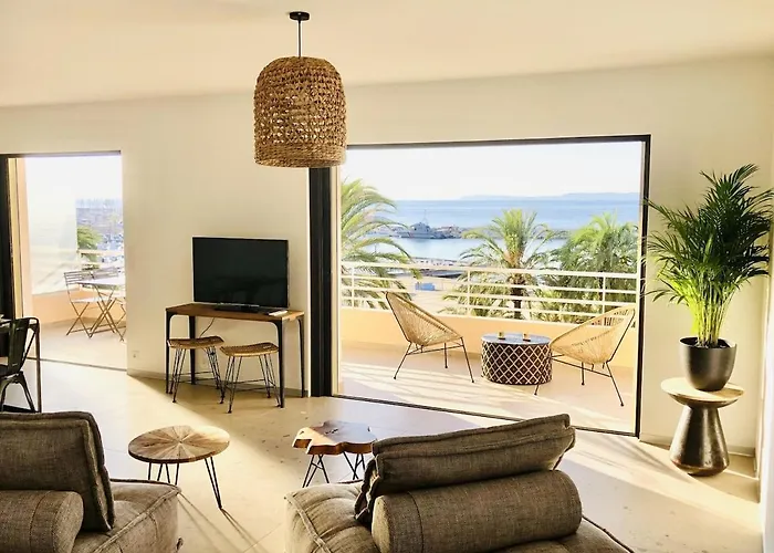 公寓 T3 Lumineux Traversant Totalement Neuf En Face De La Front De Vue Sur Les Iles Vue Panoramique Assuree De La Centre Du Lavandou 3eme Etage Avec Ascenseur T3 勒拉旺杜