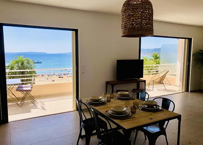 公寓 T3 Lumineux Traversant Totalement Neuf En Face De La Front De Vue Sur Les Iles Vue Panoramique Assuree De La Centre Du Lavandou 3eme Etage Avec Ascenseur T3 勒拉旺杜